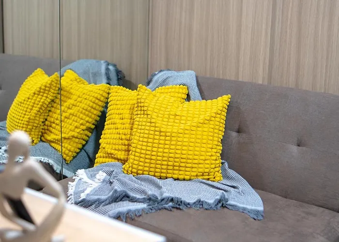 Aparthotel Relaxing 1br Balcony With Pool View Free Parking Manila