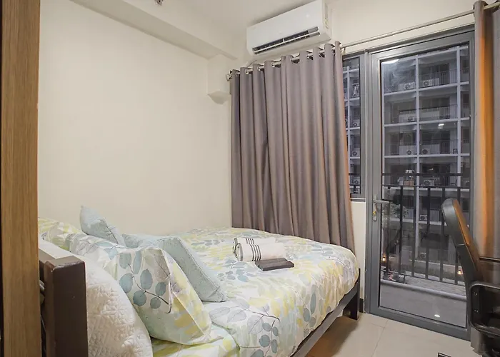 Relaxing 1br Balcony With Pool View Free Parking 4*
